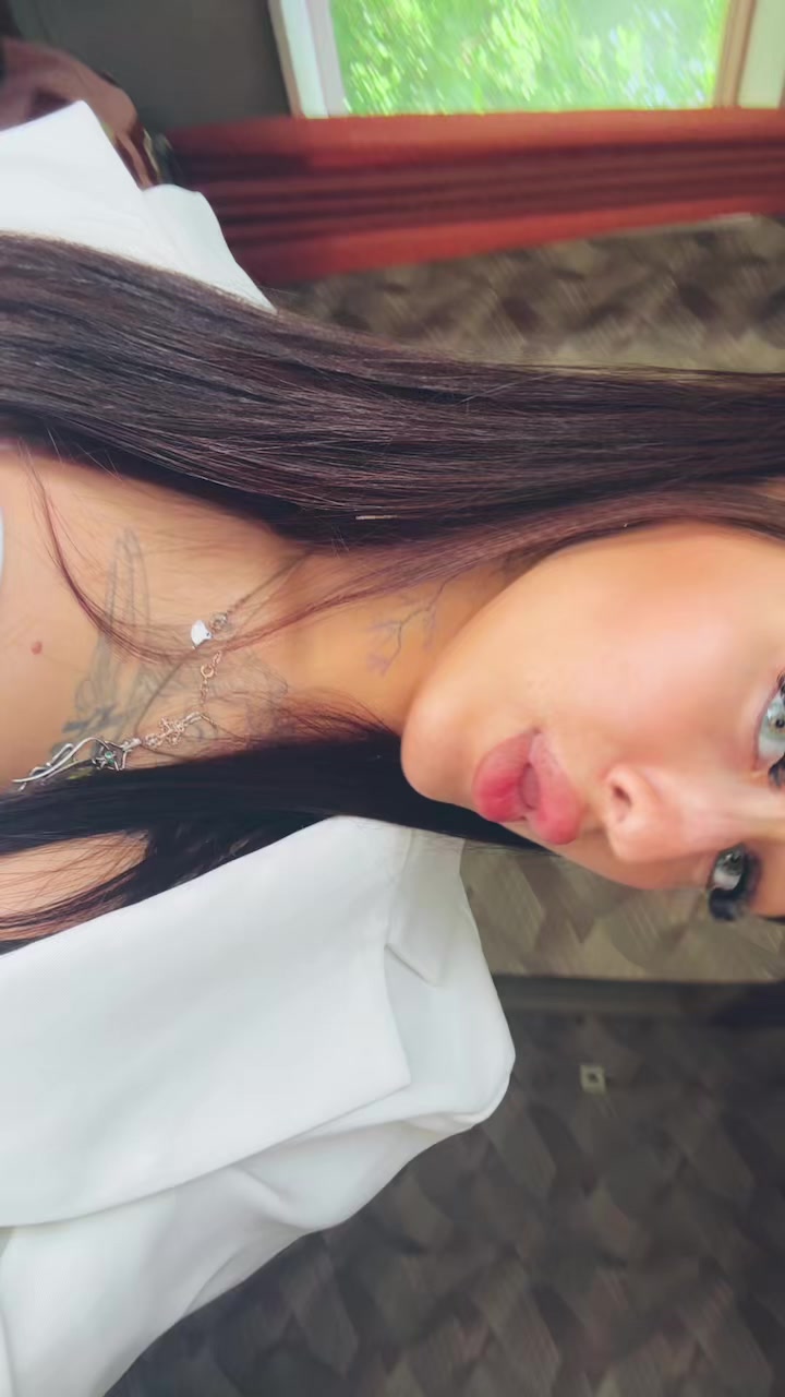 @nora_murs