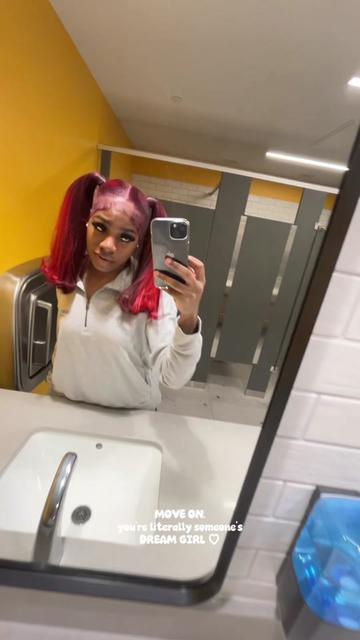 @👩🏾‍❤️‍💋‍👩🏽
