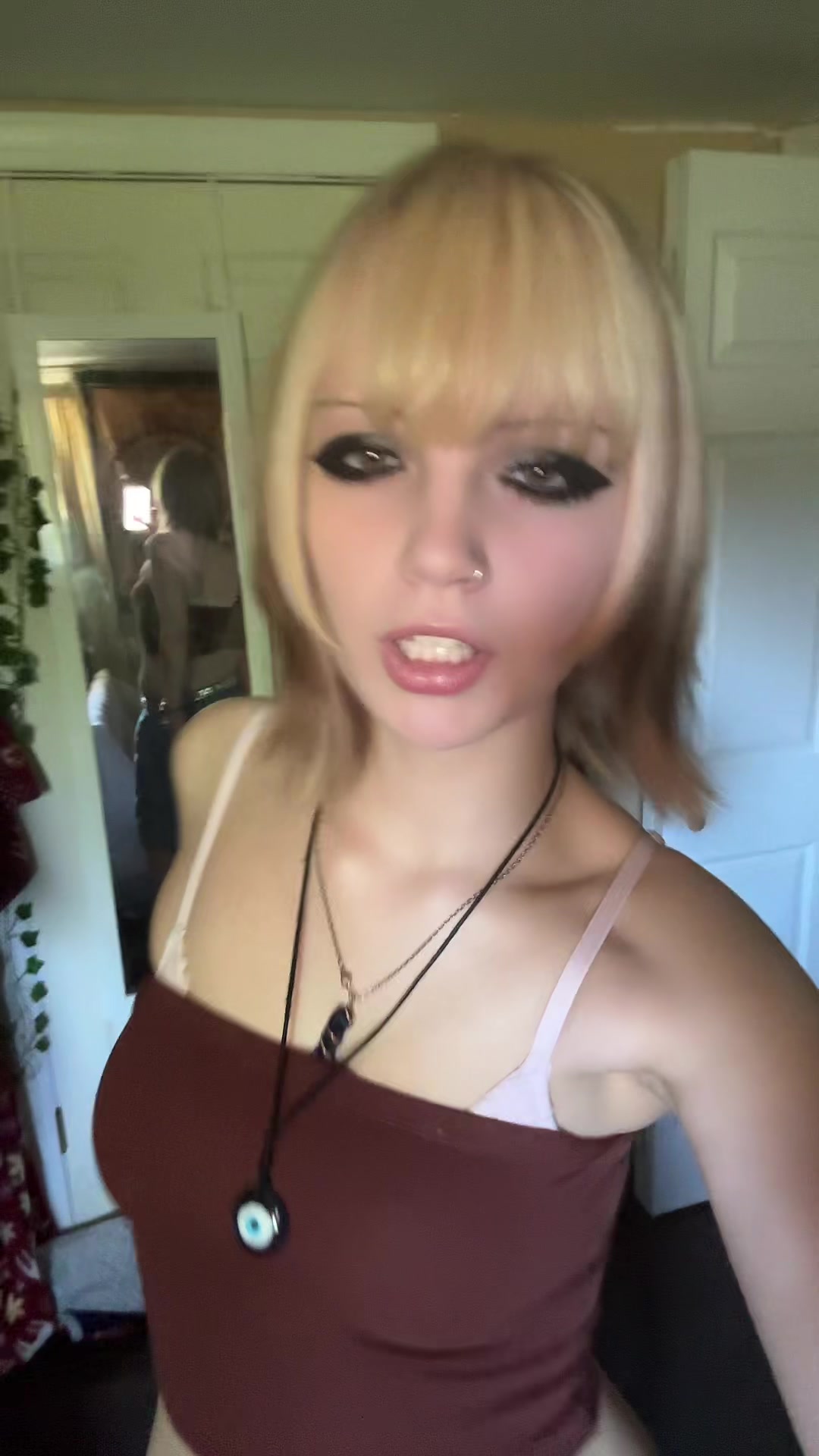 @🧟&zwj;♀️🍃