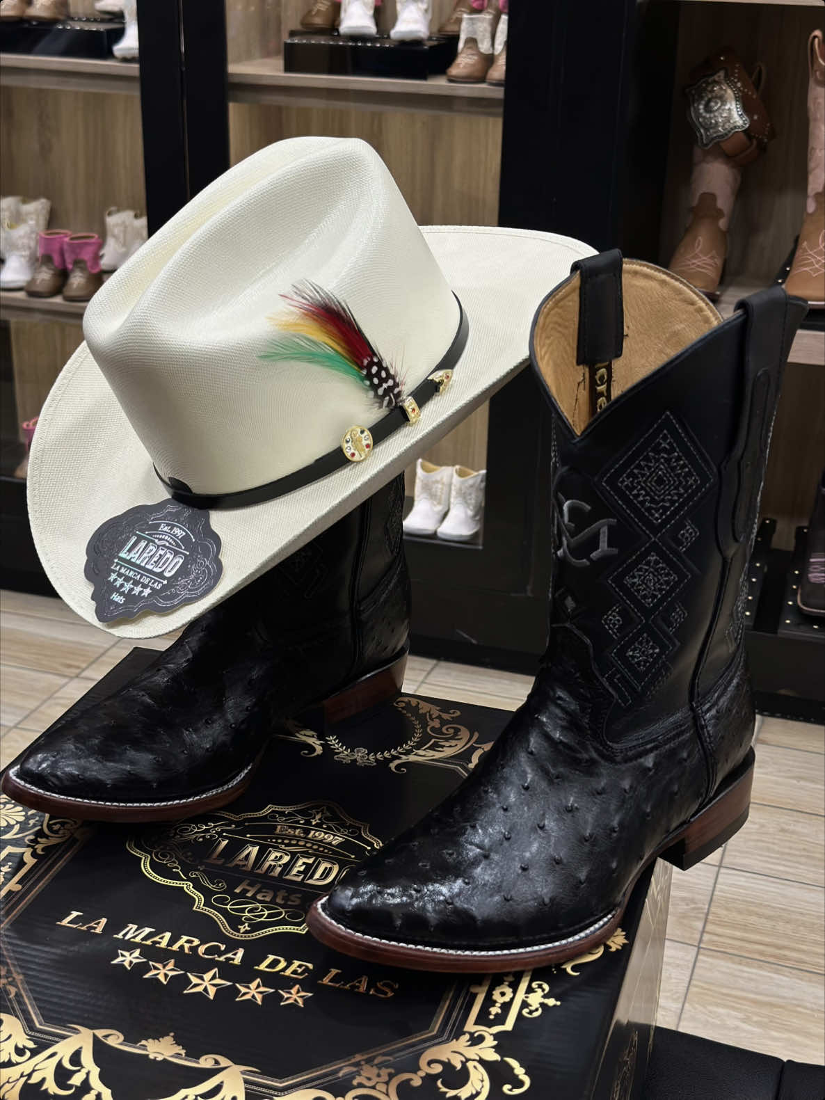 @Lara boots