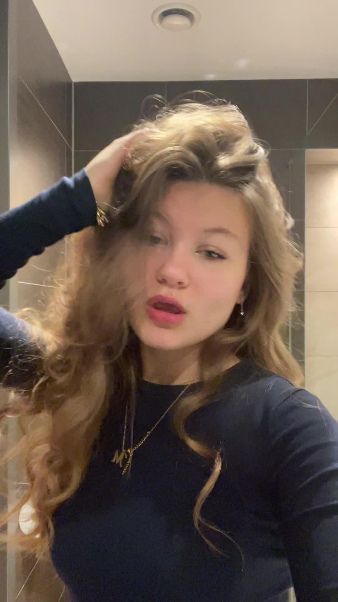 @𝐽𝑢𝑙𝑖𝑎