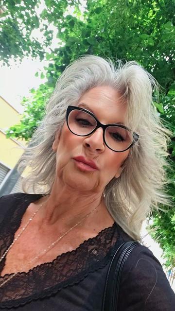 @👑Gina 👑