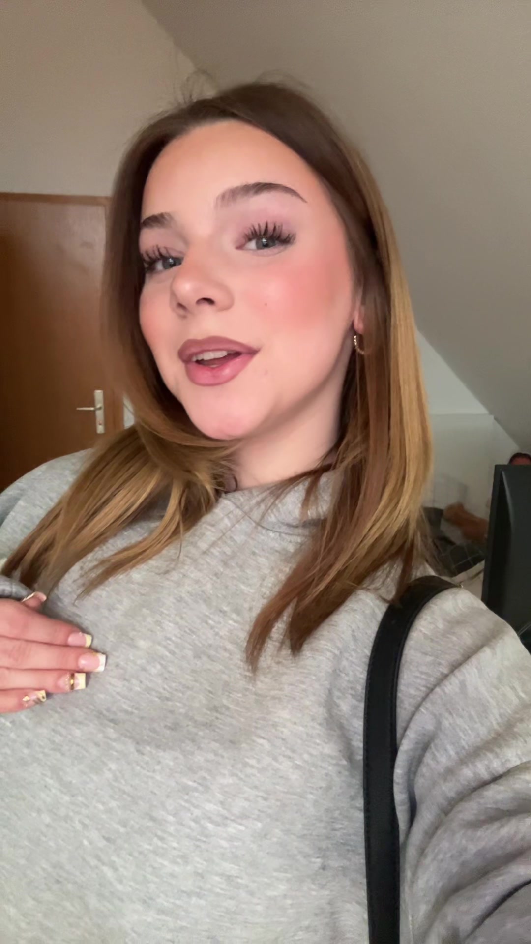 @mona✝️