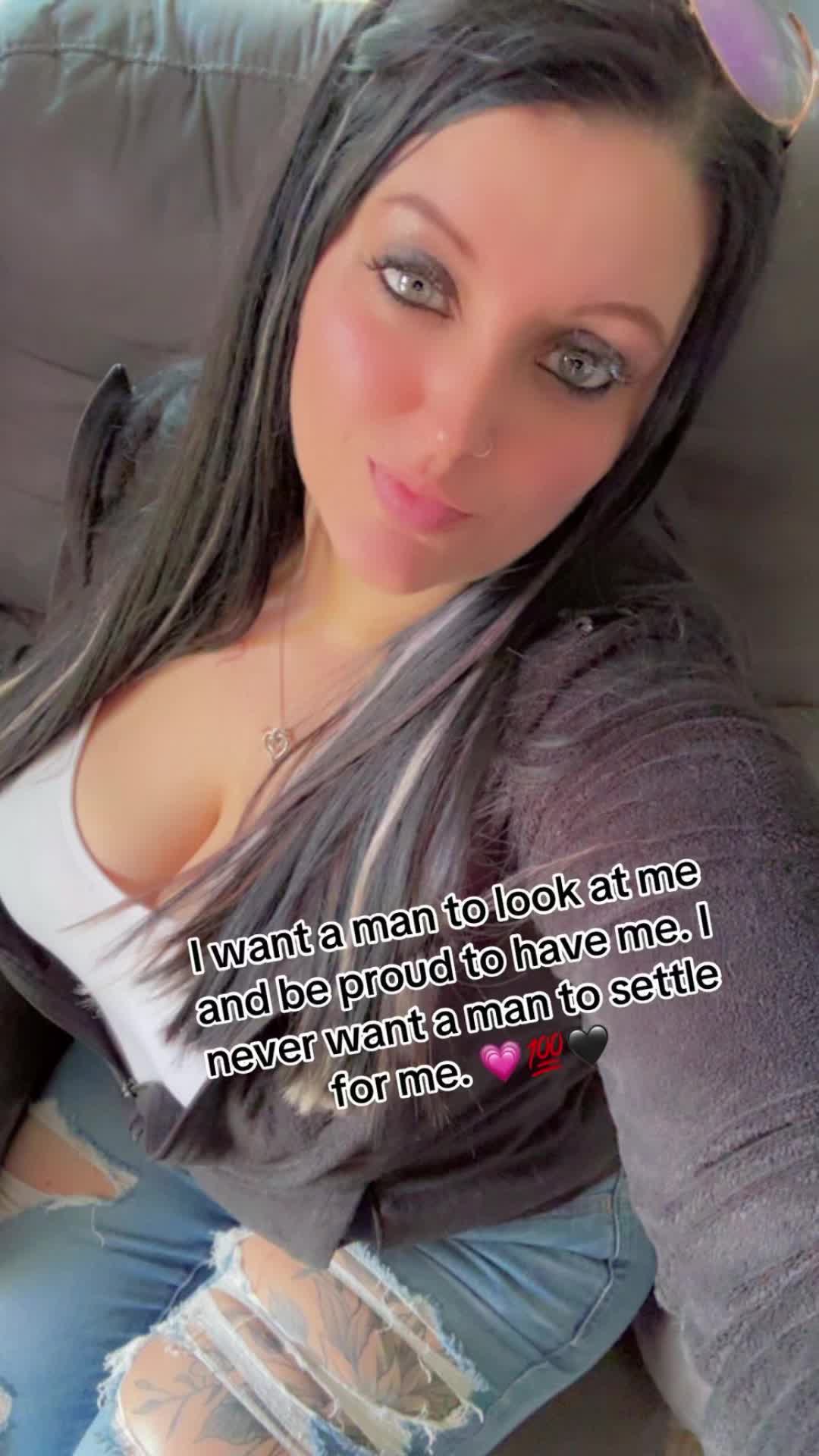 @💗🖤ThIcKaNdSaSsY83🖤💗