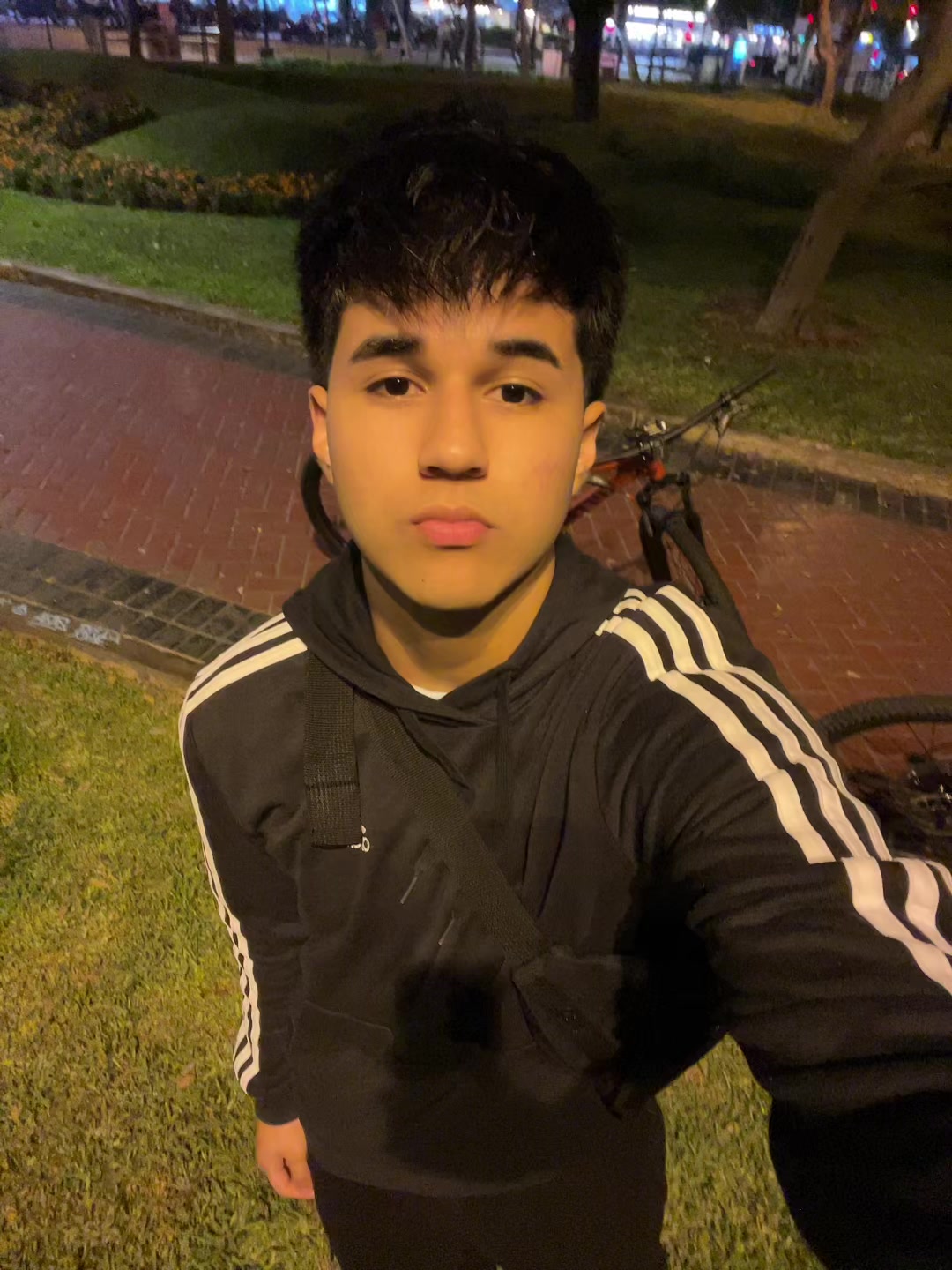 @Fabix_