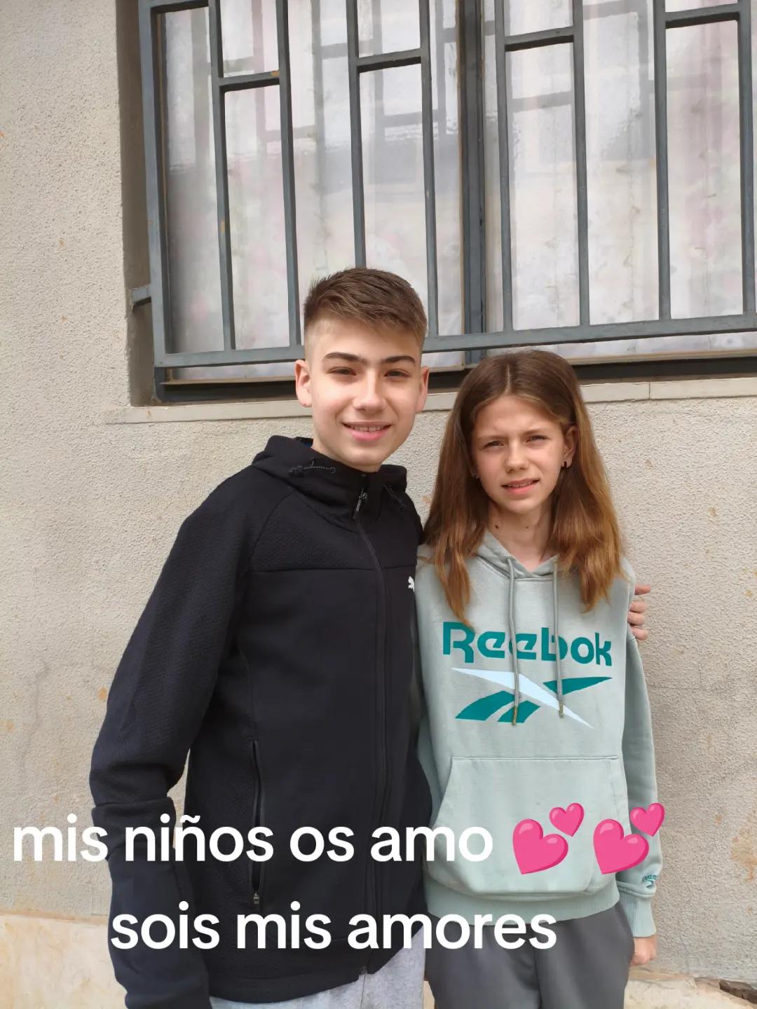 @Anitalaticktock