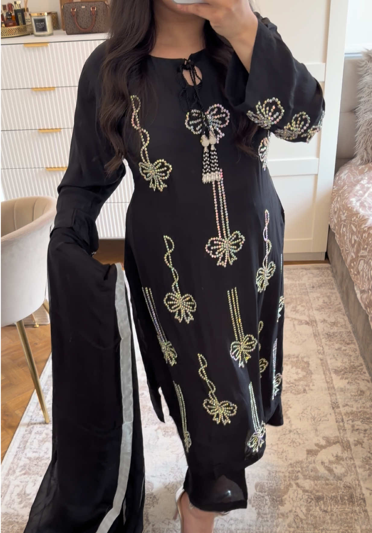 @Aina__couture