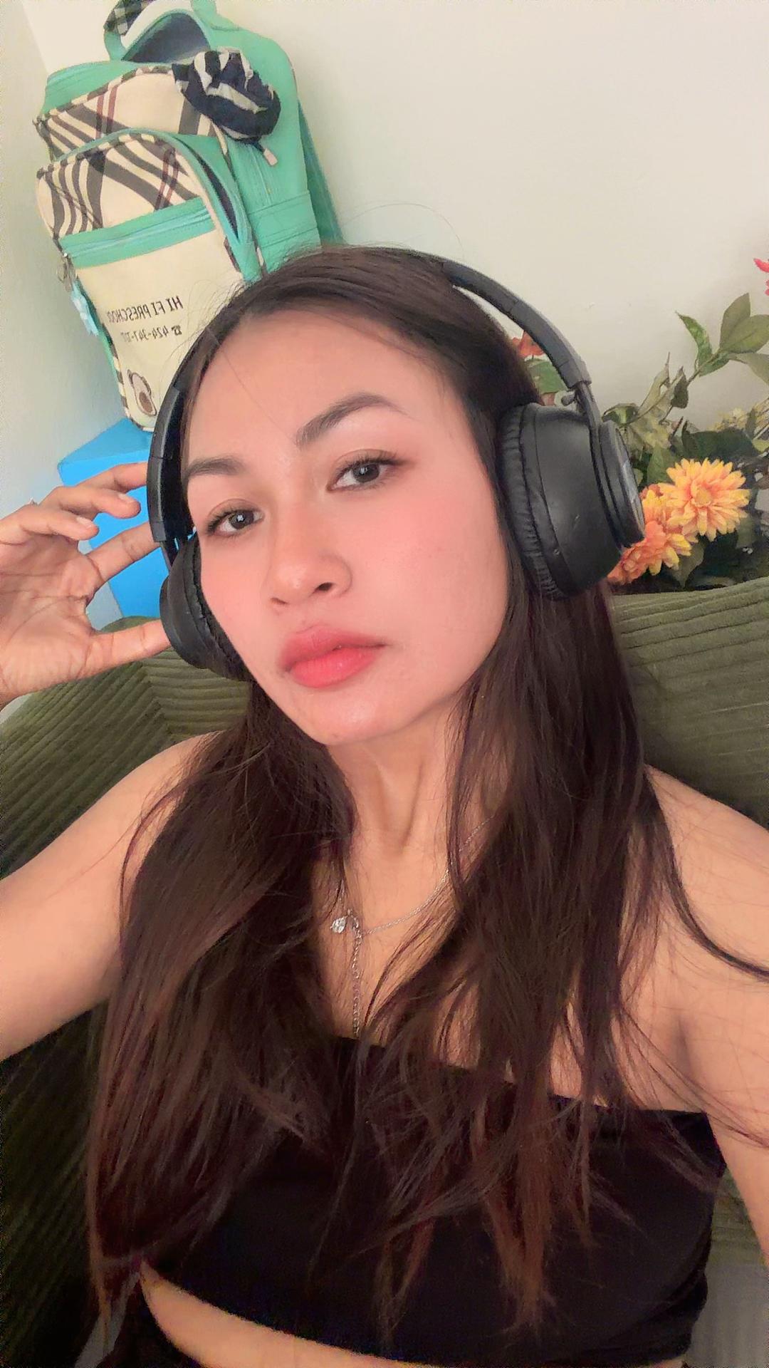 @Nika Yuni 🌹