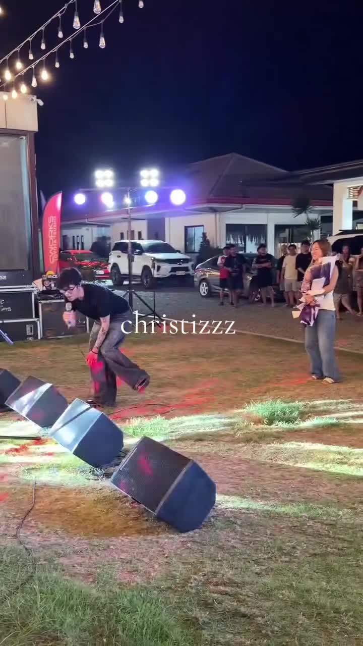 @ChrisTizzz