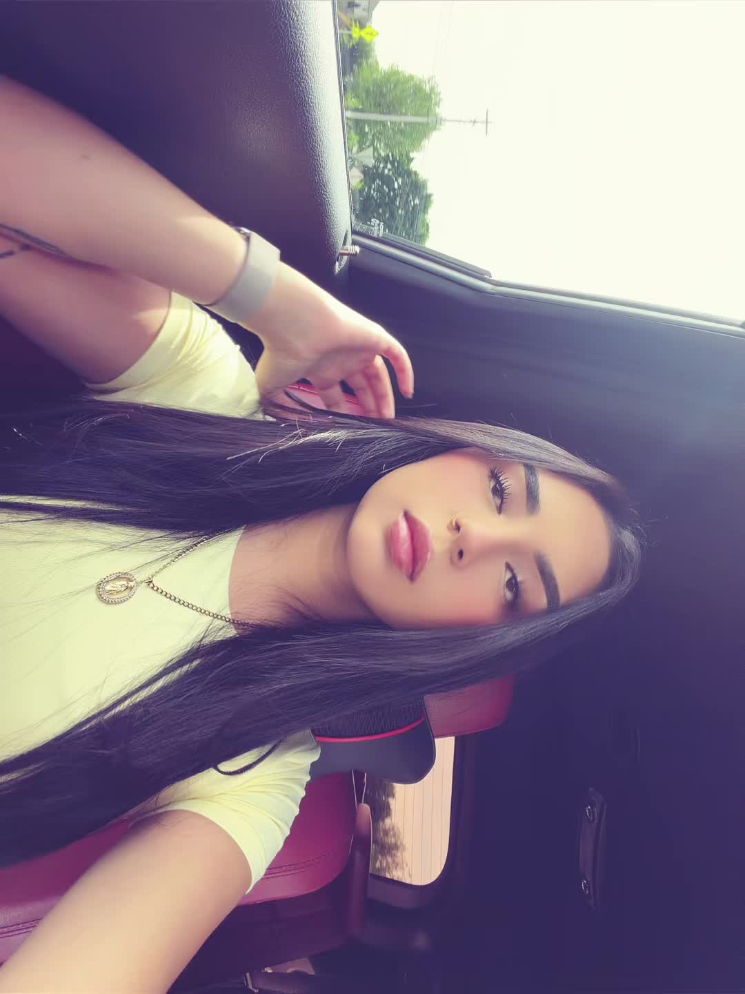 @danivibes._