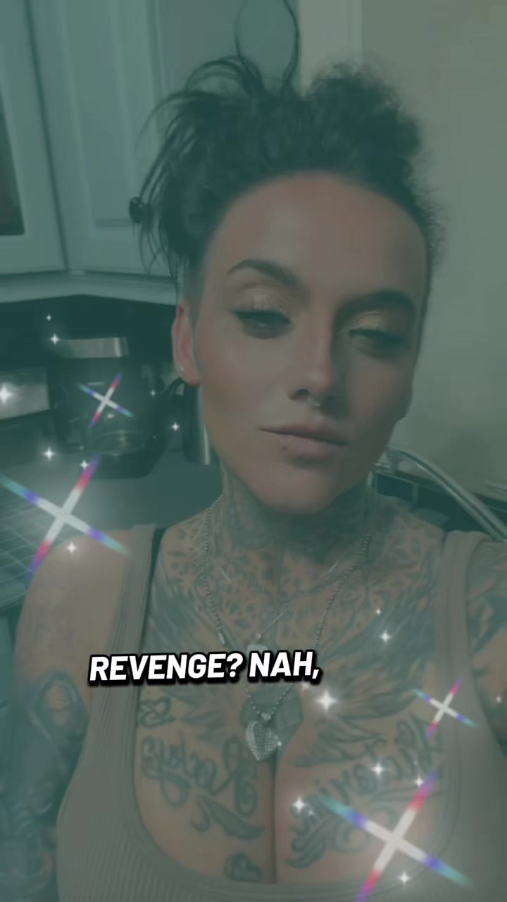 @Elisiabettyboob