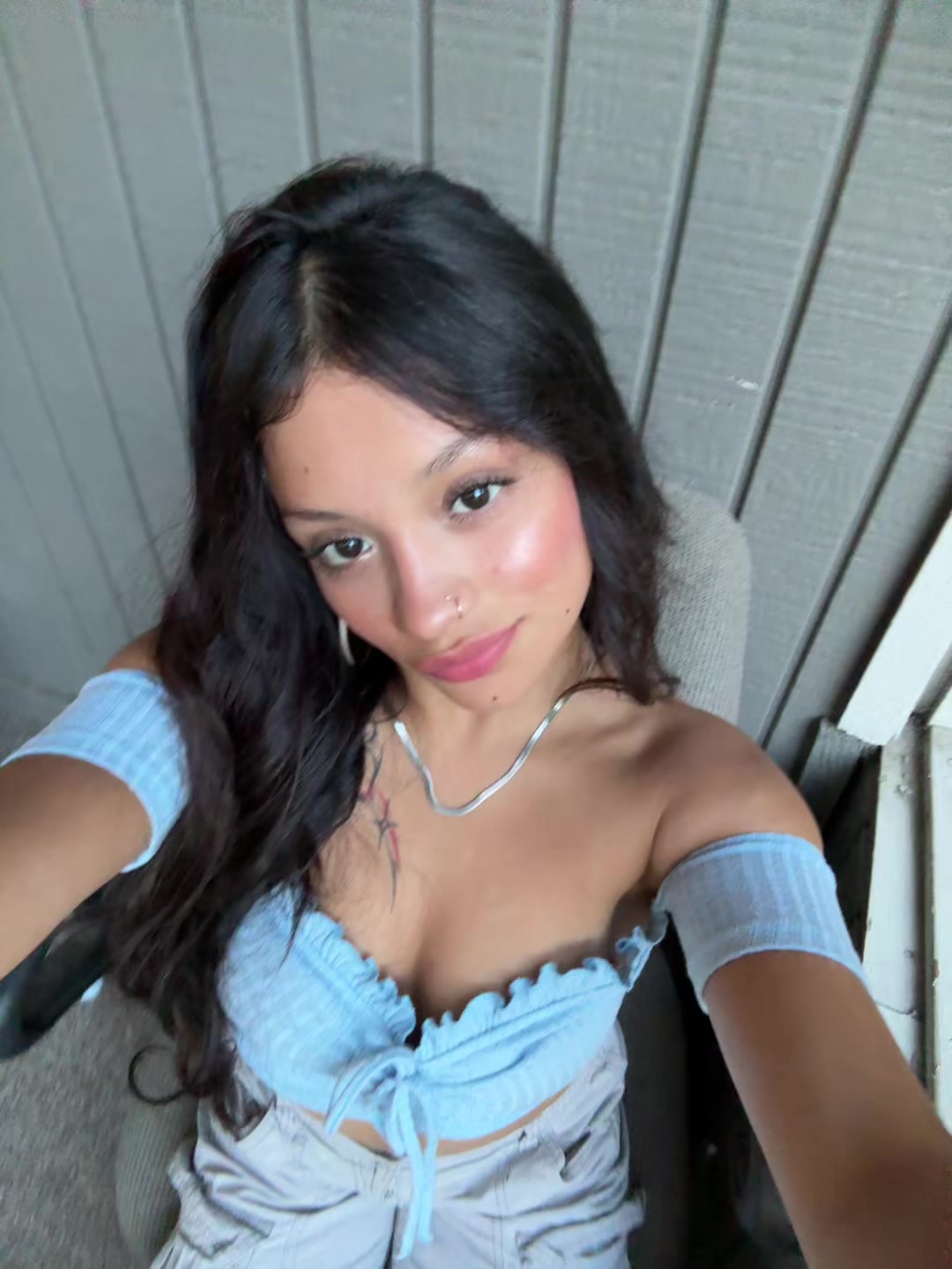 @<<3