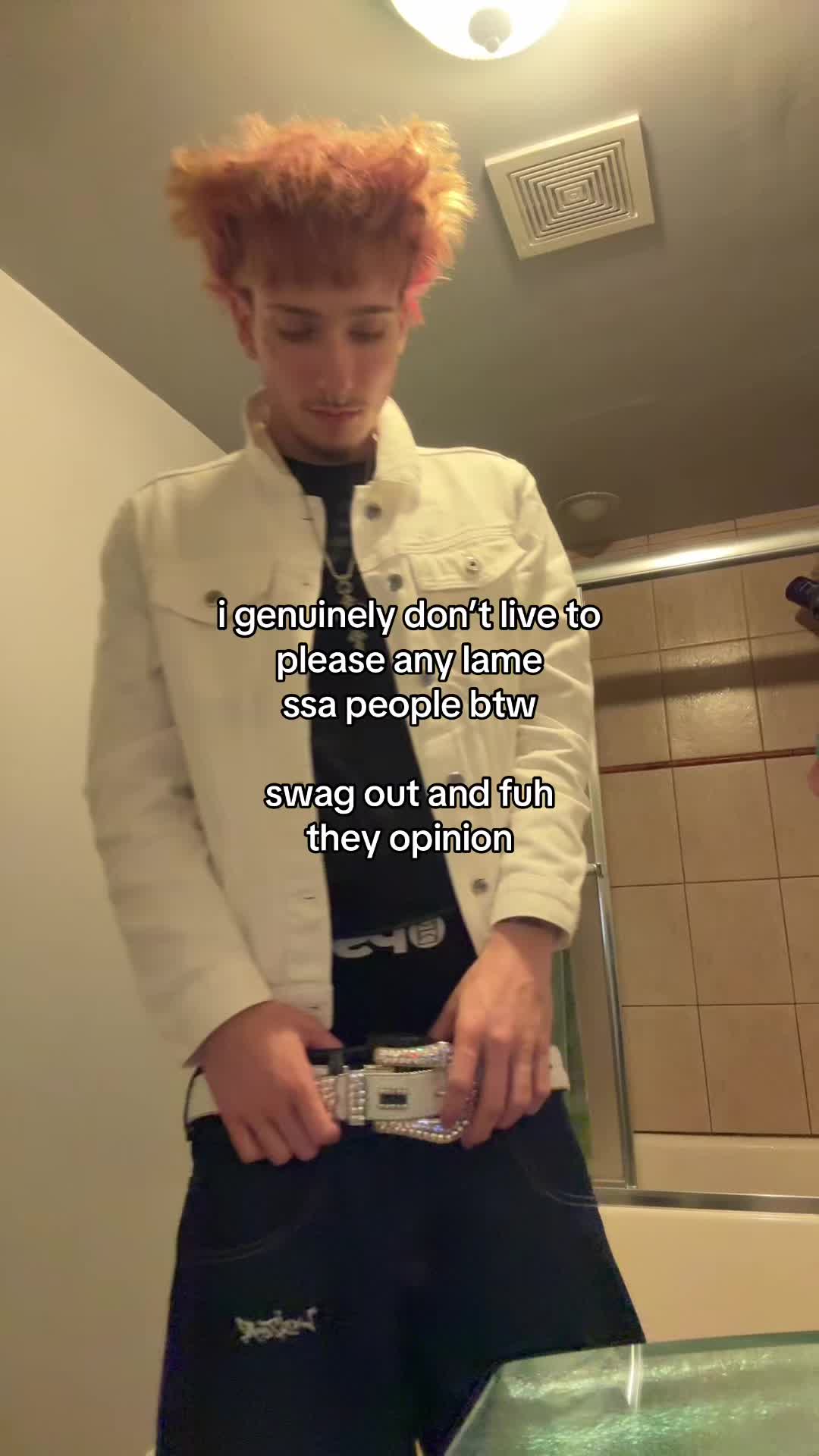 @Hinot&eacute;
