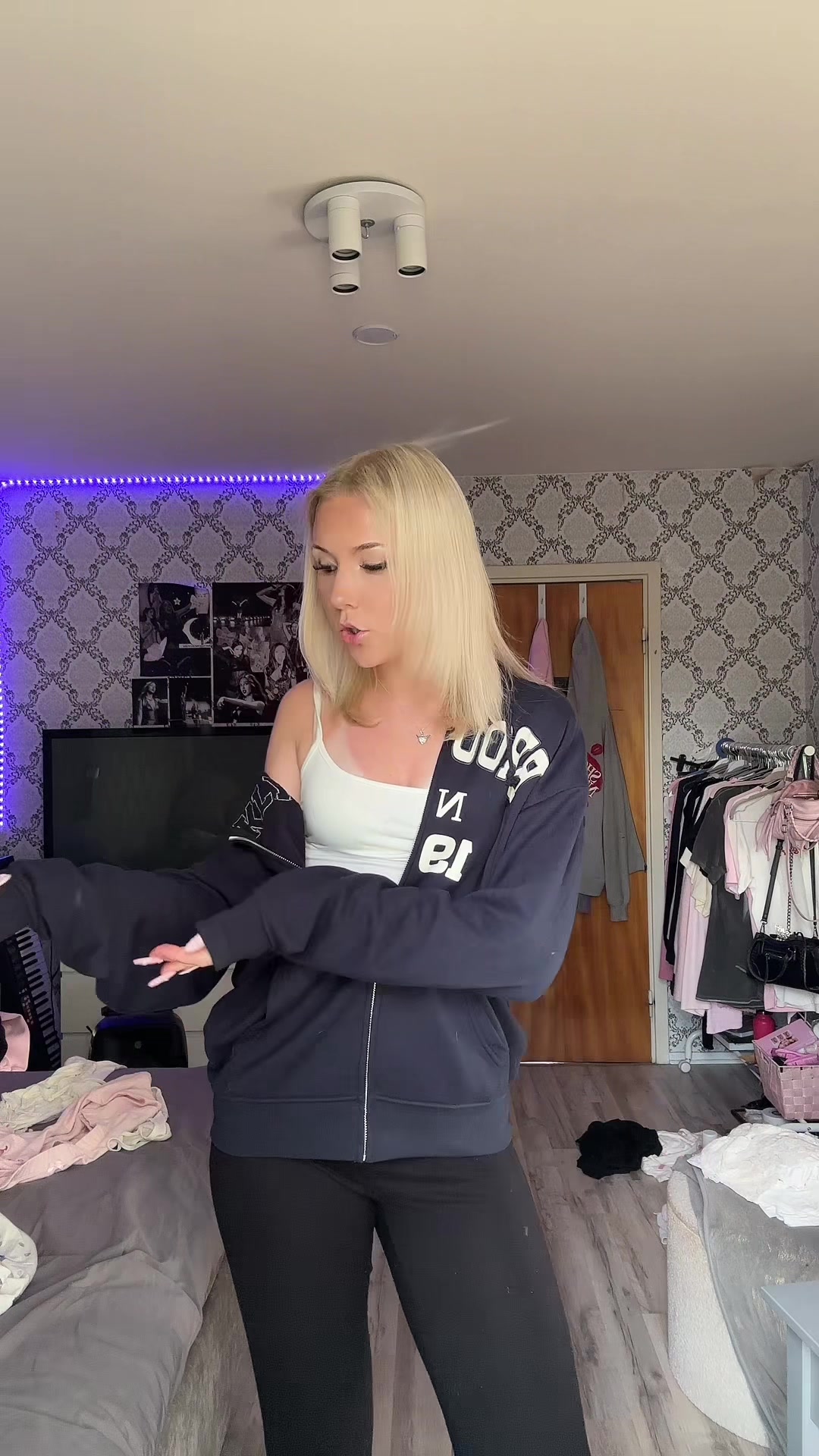 @hillevi