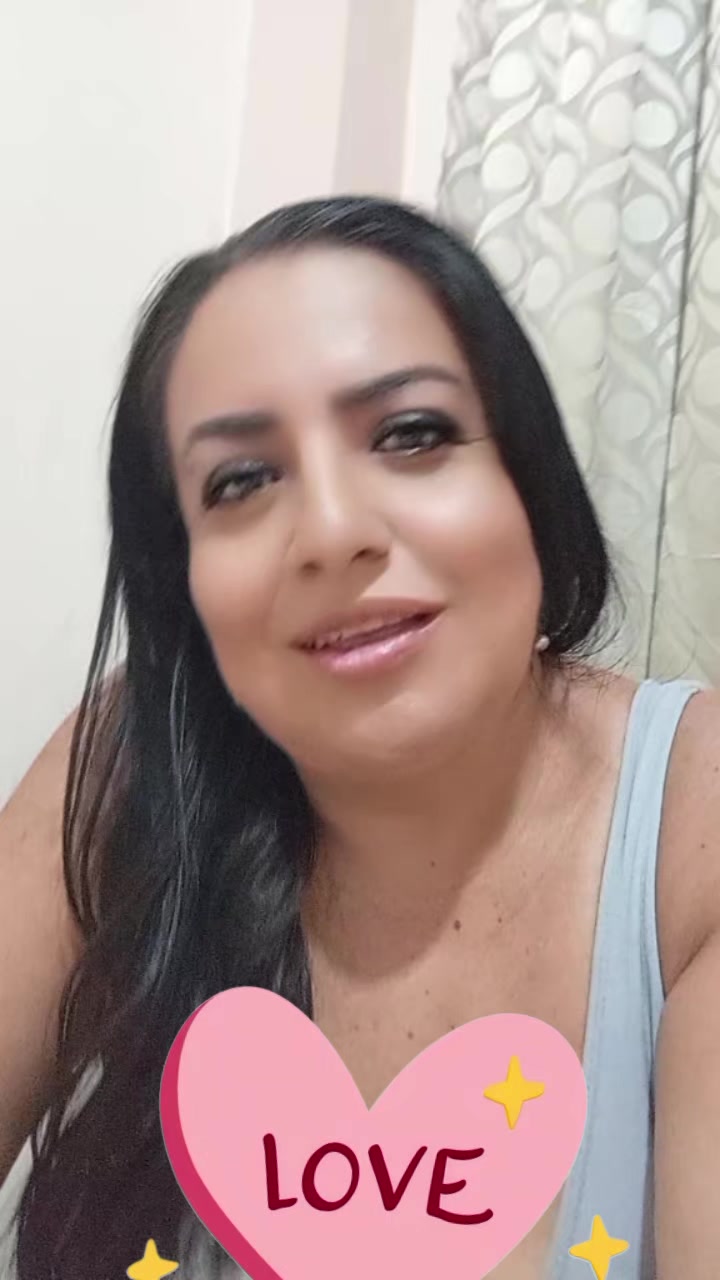 @TANIA CALLE  🇪🇨