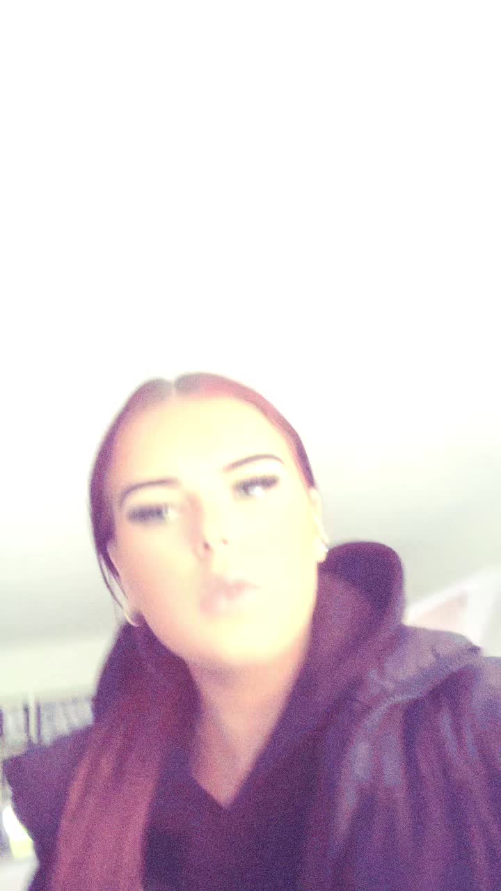 @Liv.priv