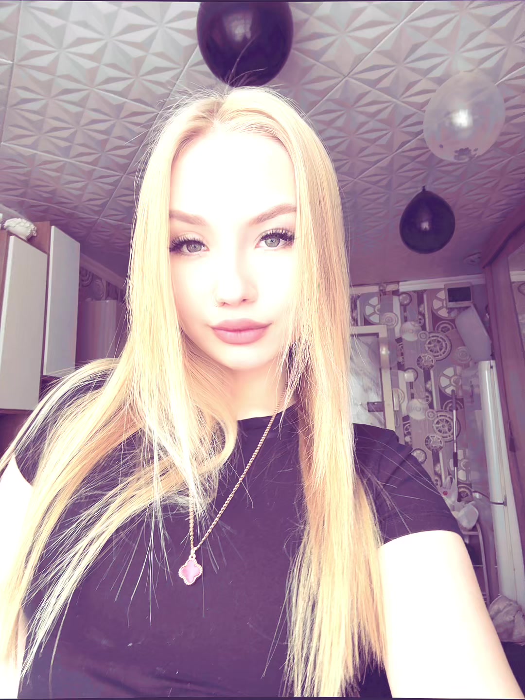 @🧝🏻&zwj;♀️