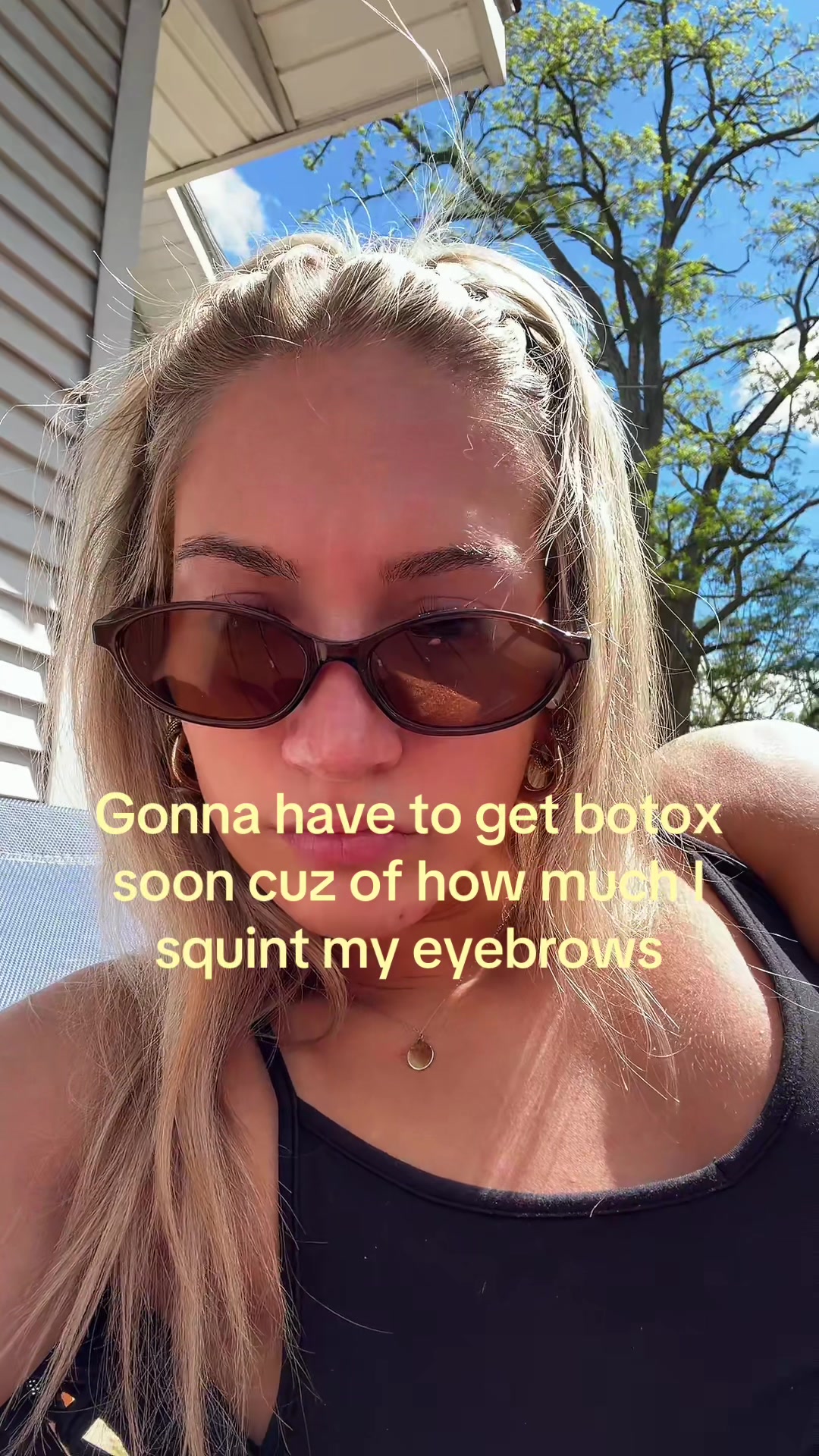 @caitlynnavery