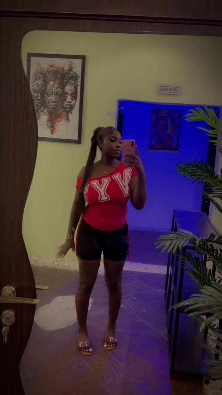 @Clothes vendor in Sapele 🛍️