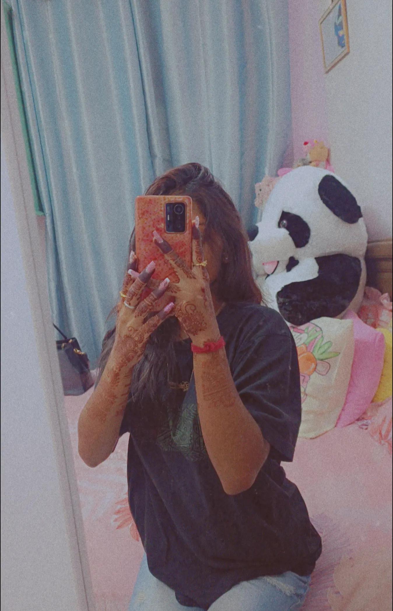 @Vanshika.𝓛 💋