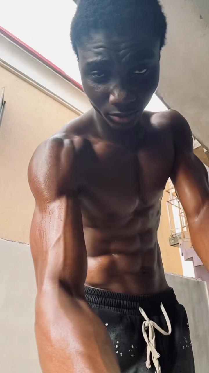 @blackgarou_