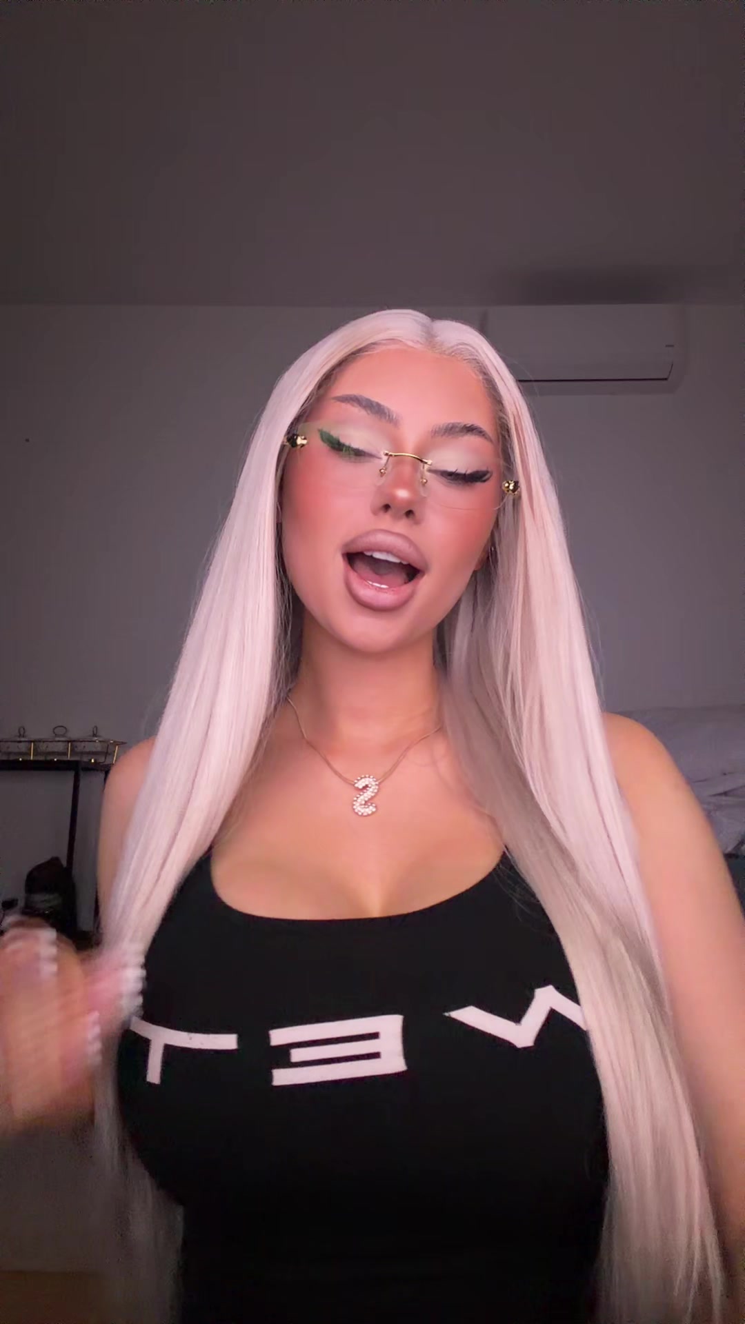 @Syndii69