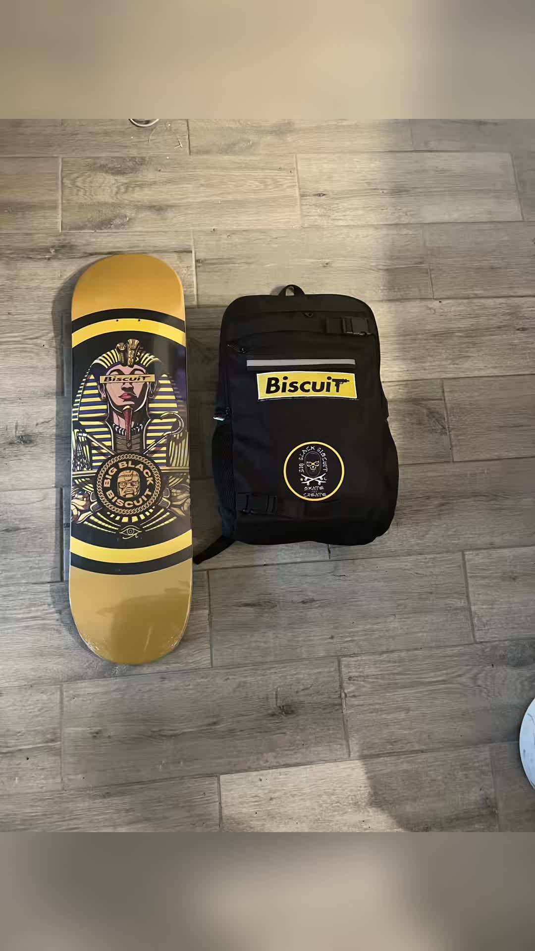 @BigBlackBiscuiT.com