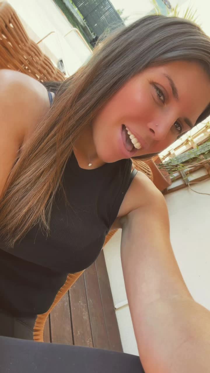@𝓢𝓪𝓻𝓪 🍓🌺🍒🍋🌴🌞
