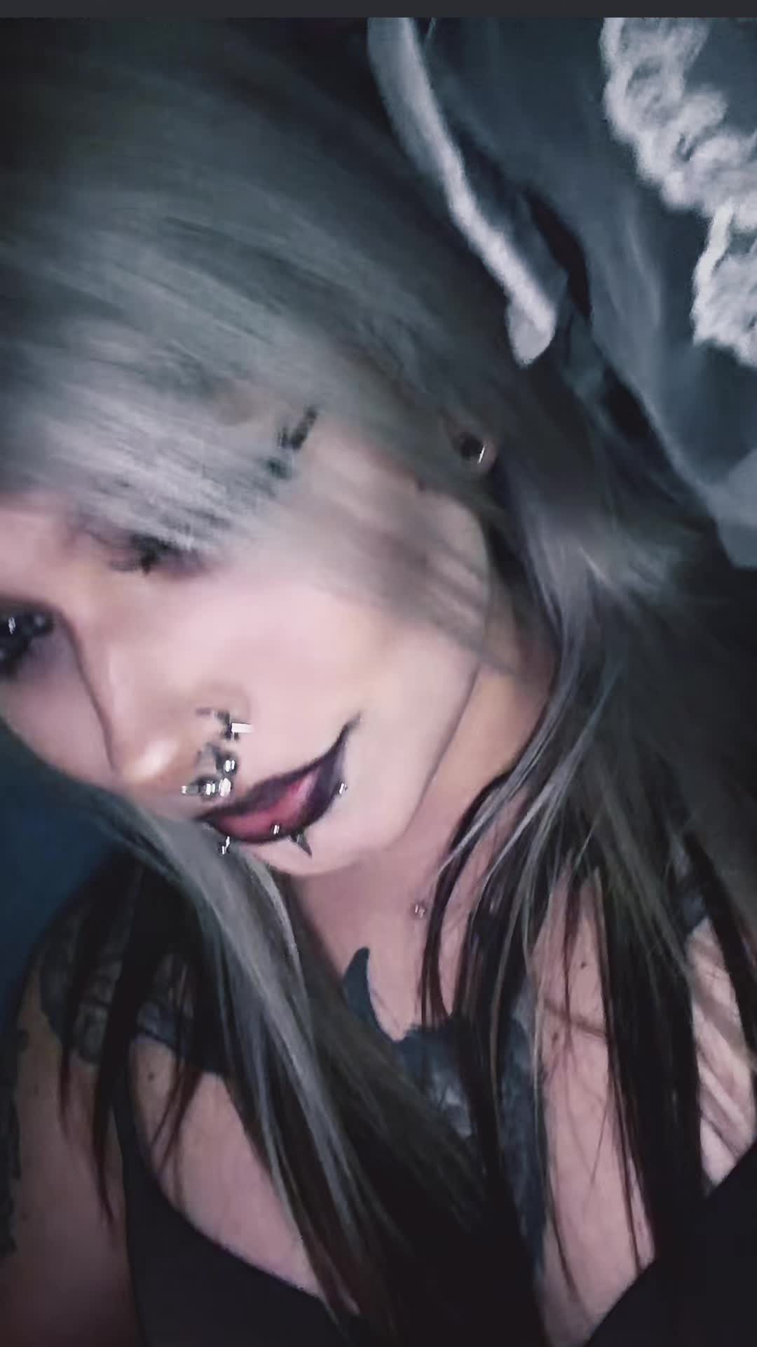 @⛧☾༺ 𝖙𝖗𝖎𝖓 ༻☽⛧