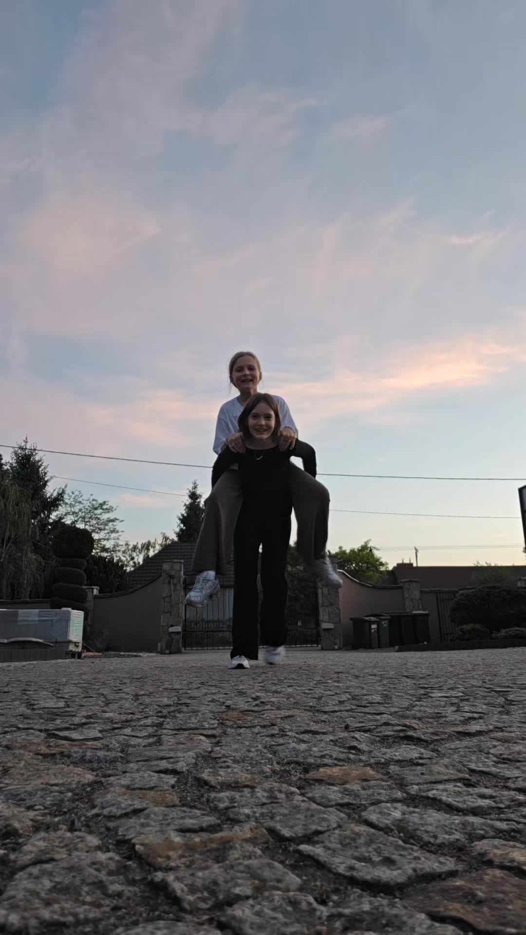 @Maju_nia.slay_szalona.blądi