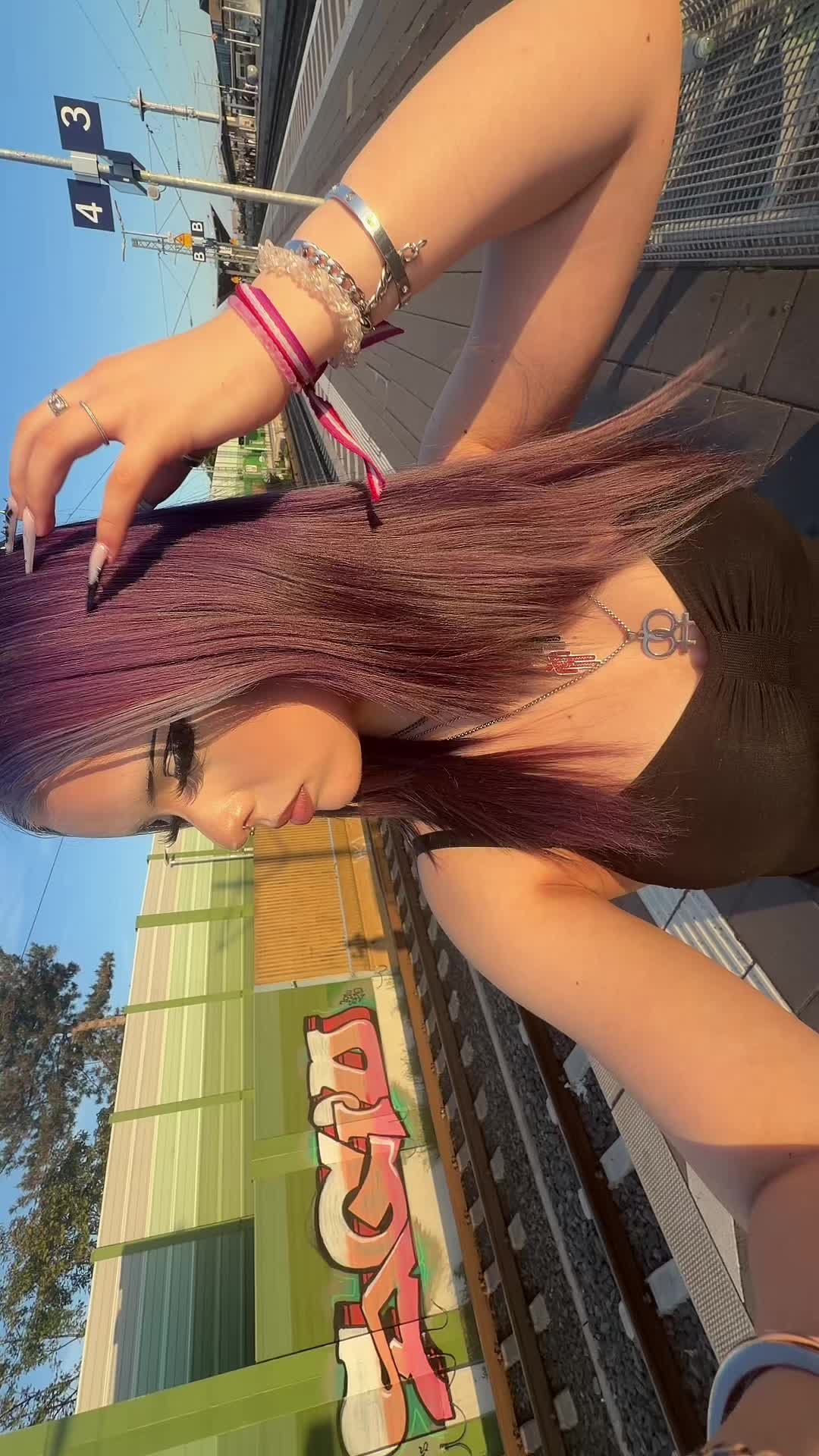 @⚢