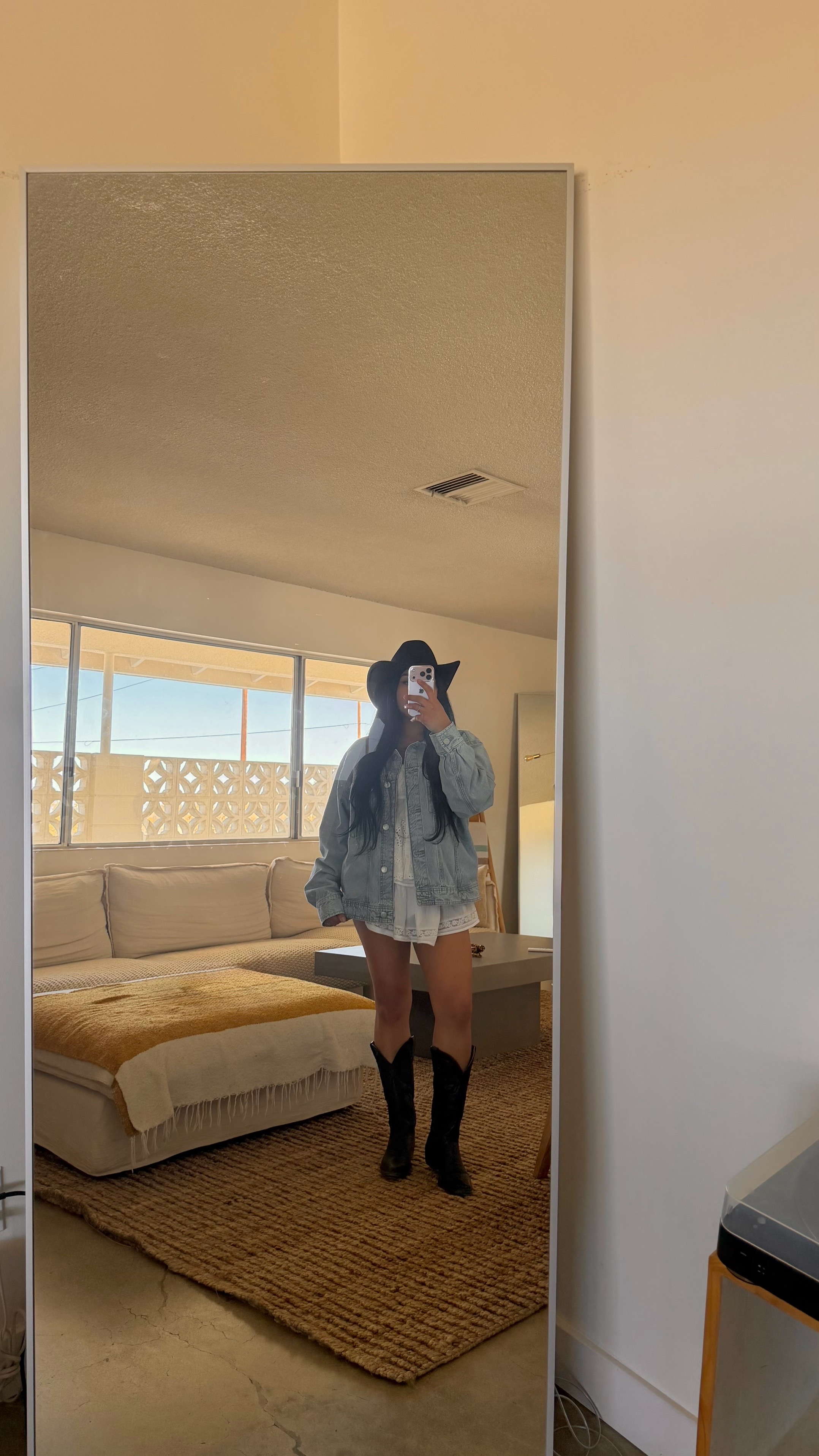 @Lily Uriostegui