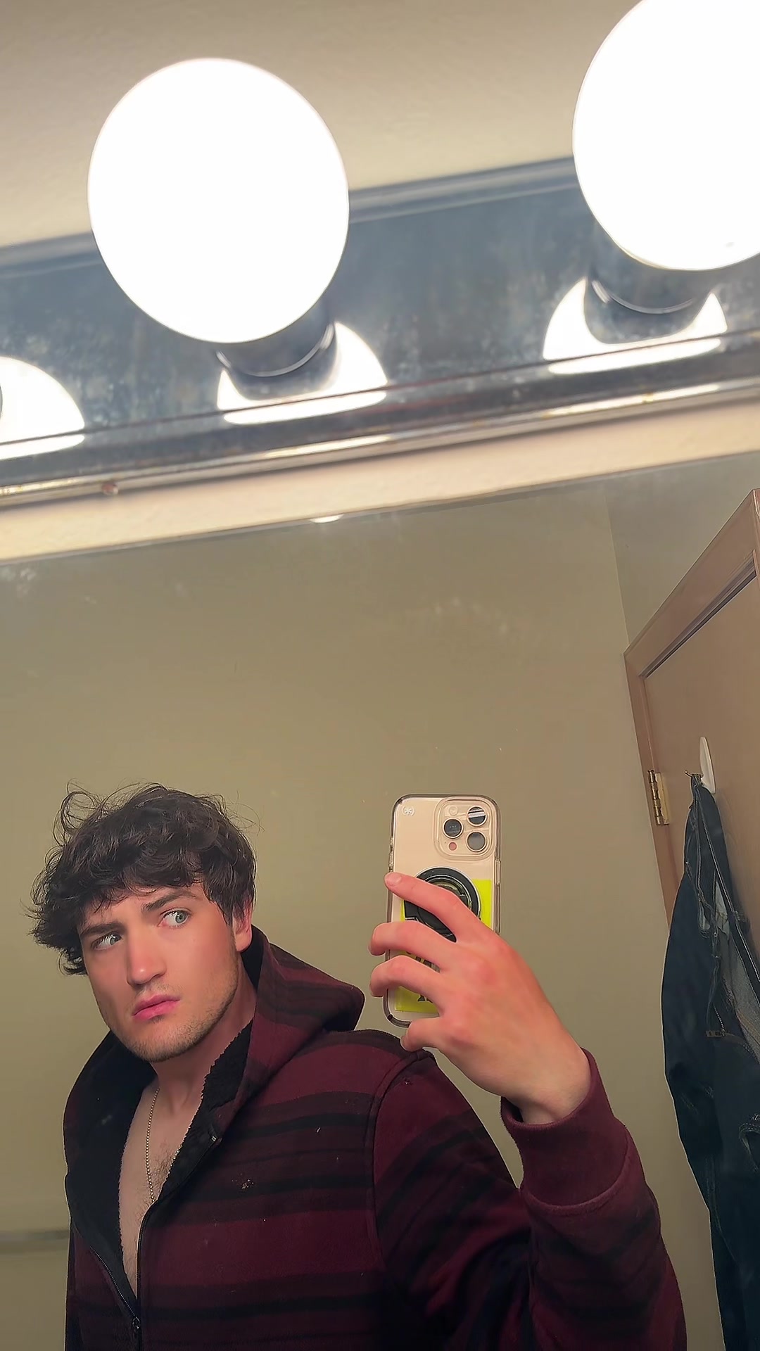 @🧛🏻
