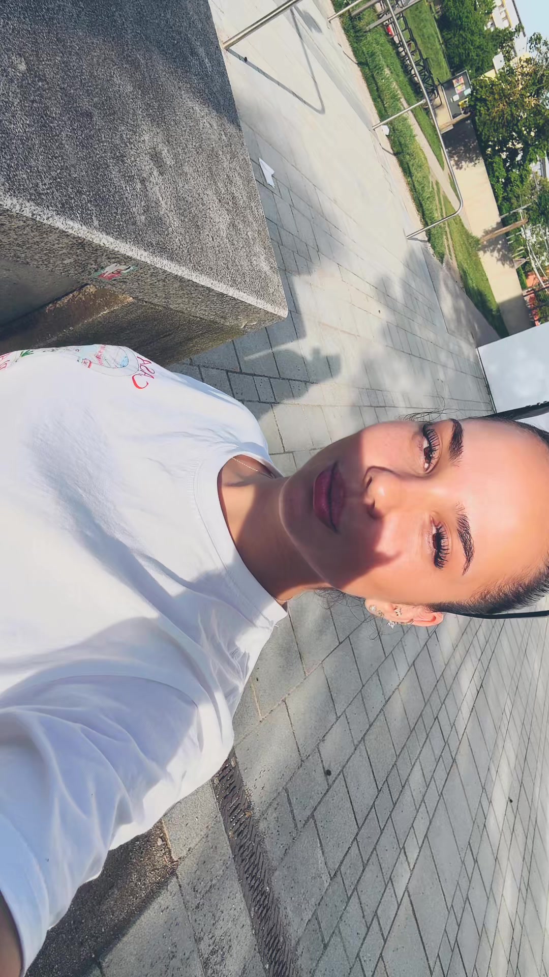 @🐰