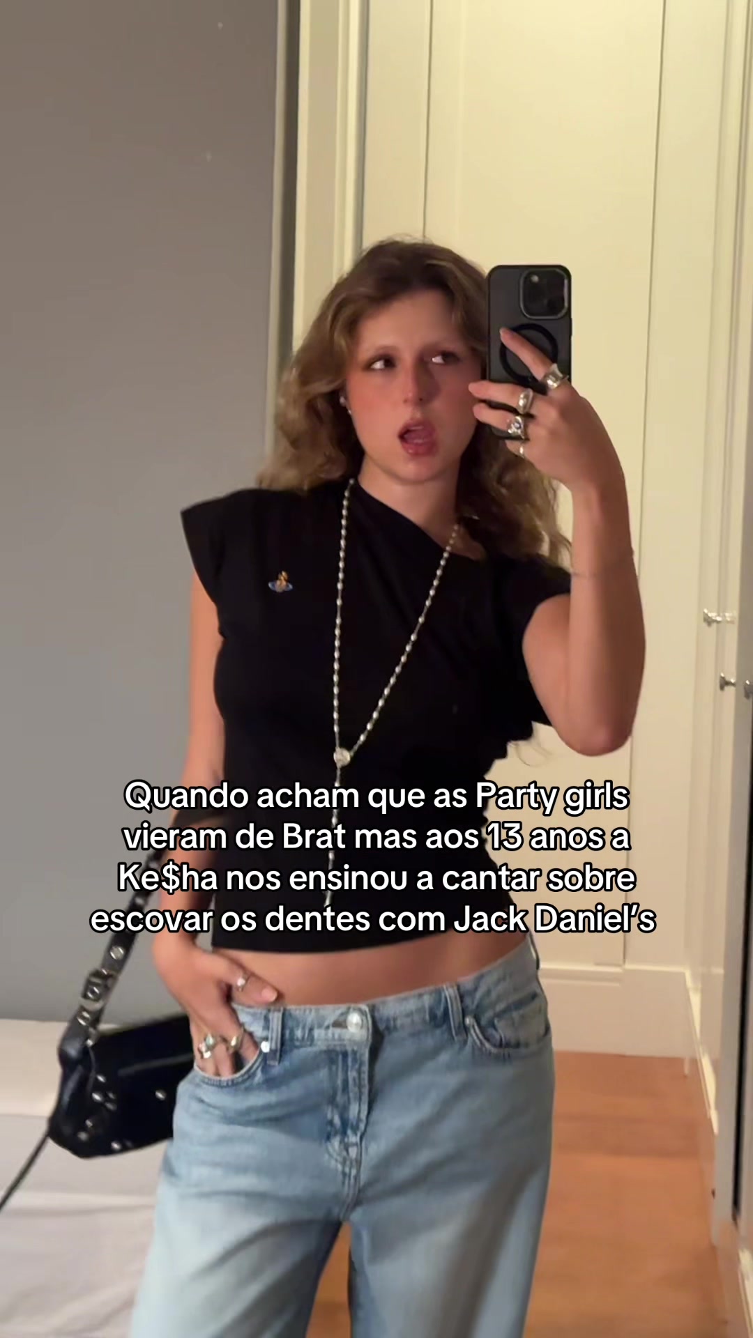 @Juliana Thom&eacute;