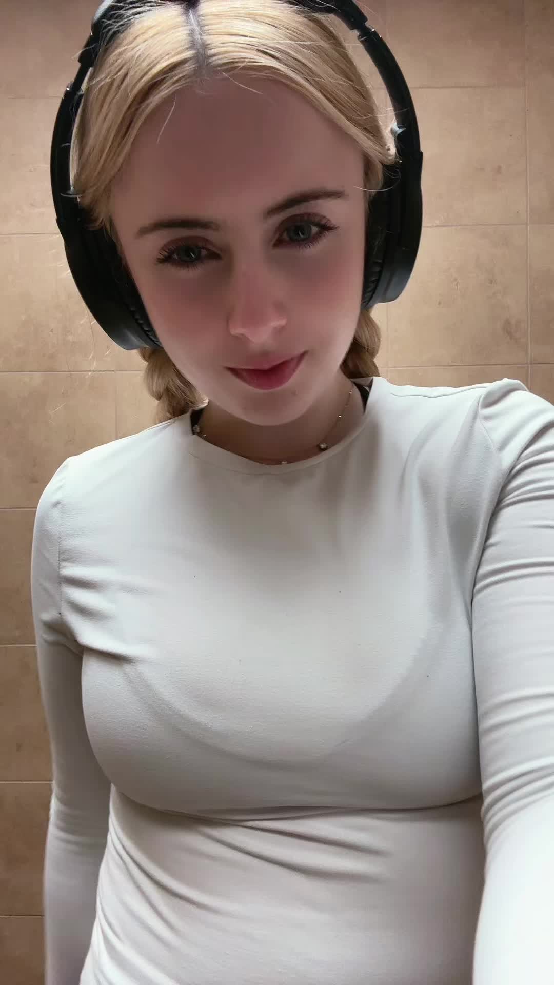 @Kr1ssee