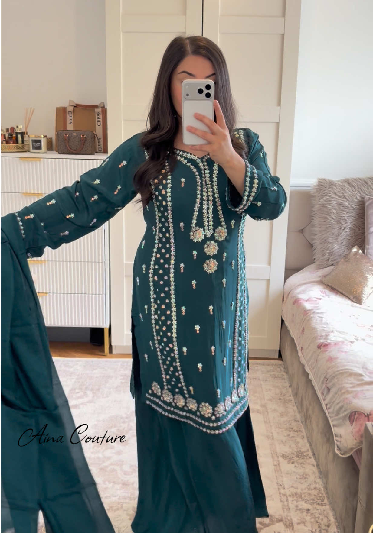 @Aina__couture