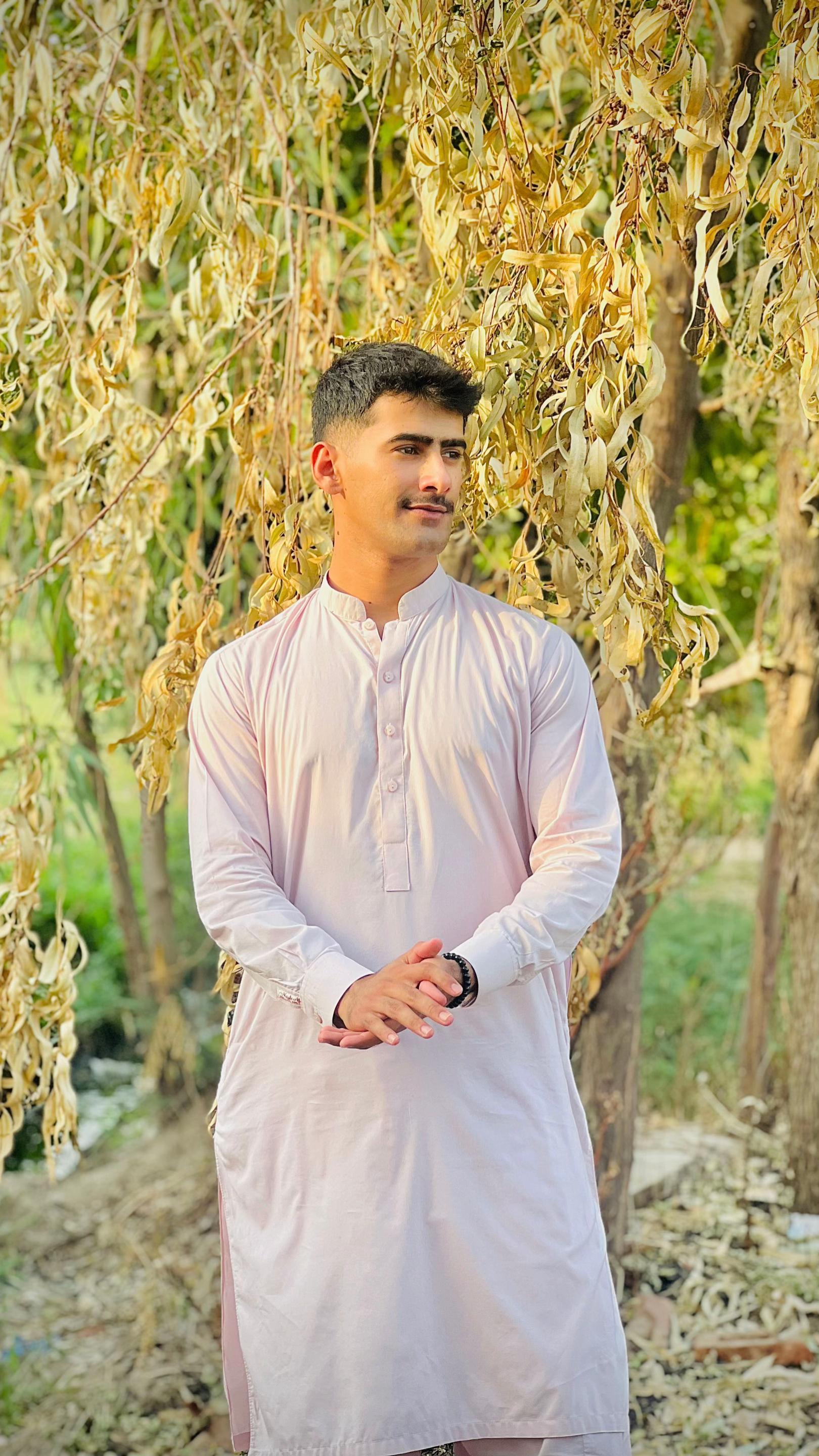 @HUSSNAIN ._.BJ🪐.