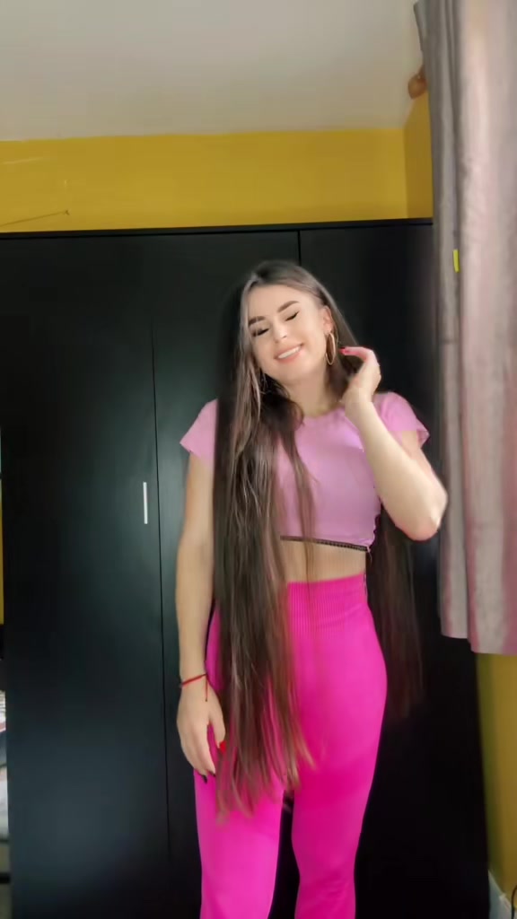 @Dorina HAPPY 🤪