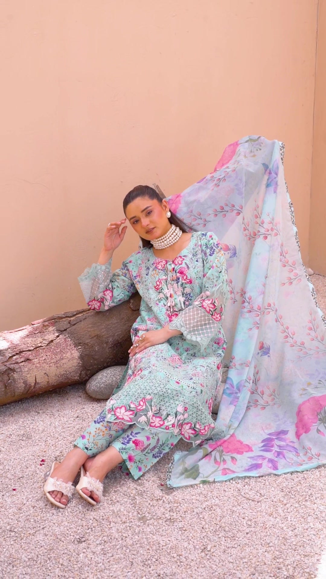 @hoorainfashionsofficial