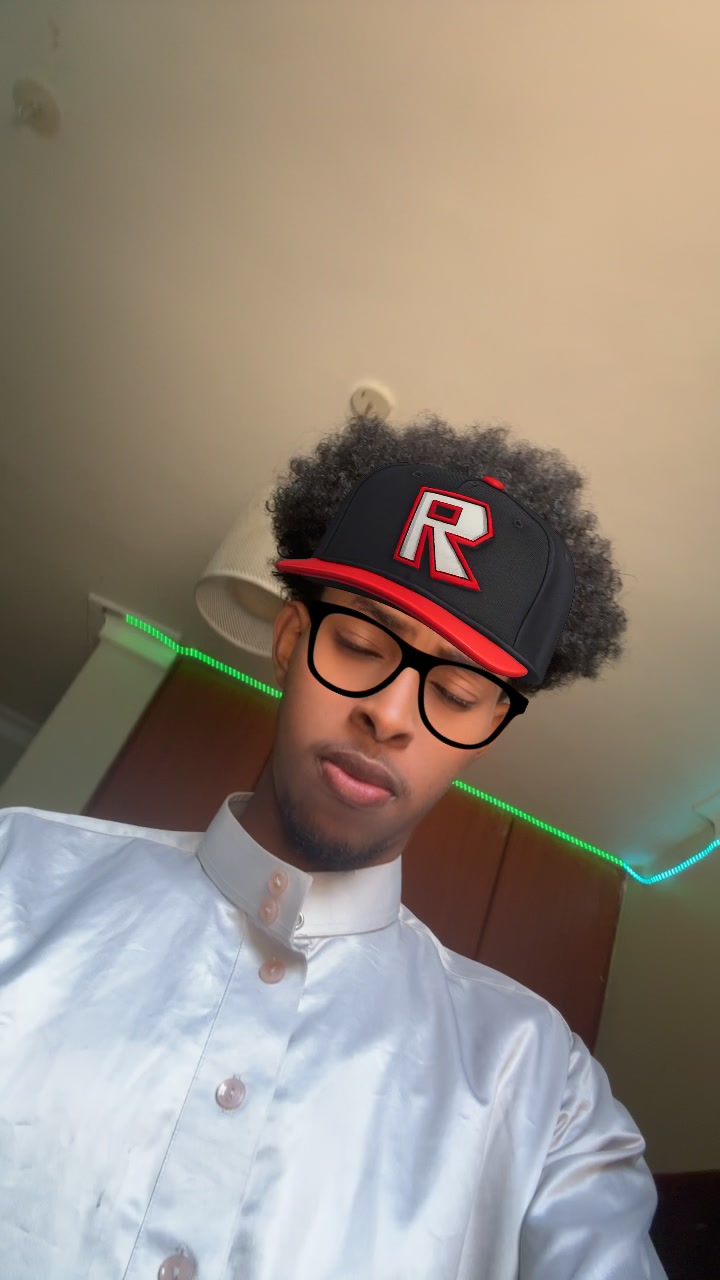 @A N A S  👻