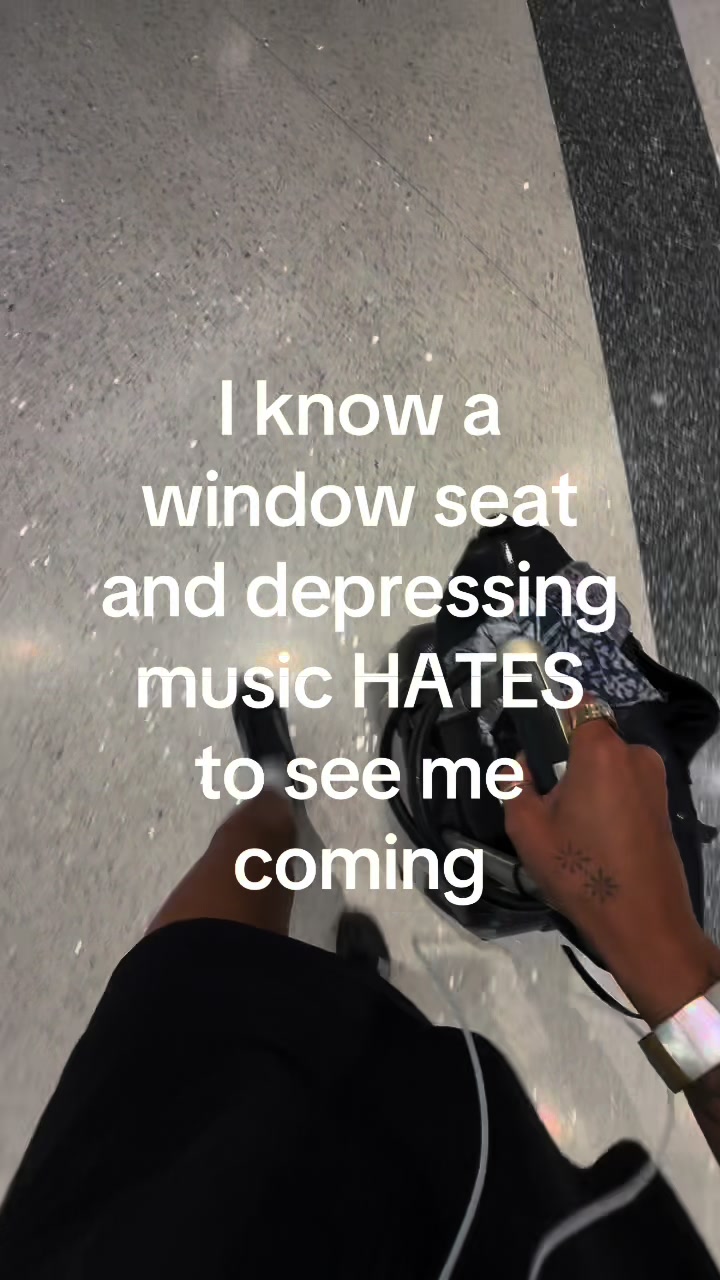 @⋆˚ G ⋆˚꩜｡