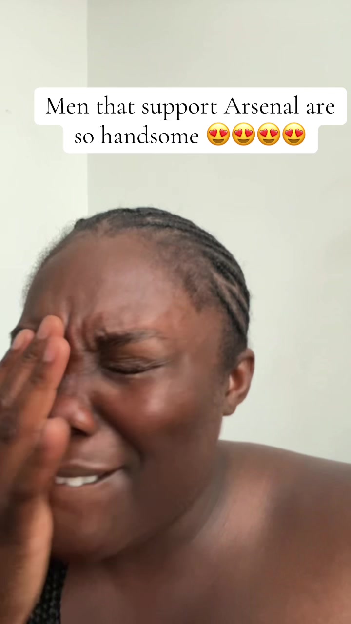 @Eleniaax
