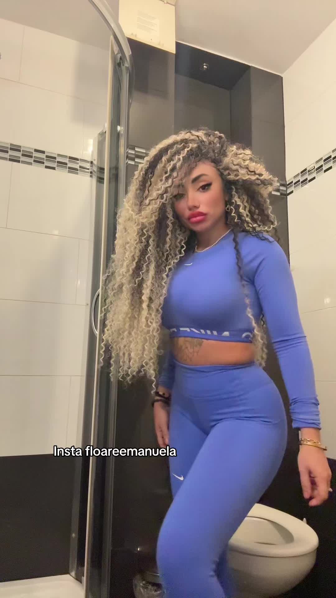 @Cat Woman 💙🤍