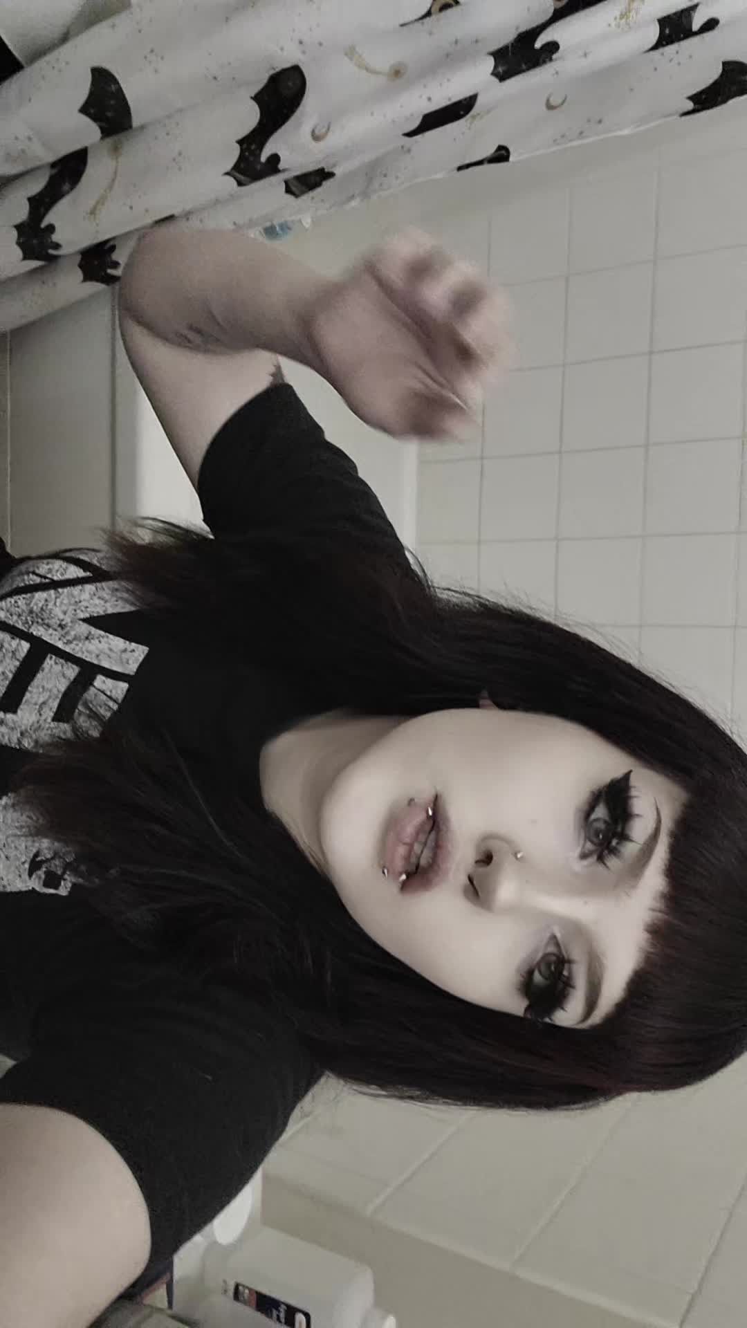 @V4MPY