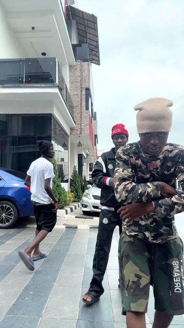 @AREMULEKKI🎧👻🤡