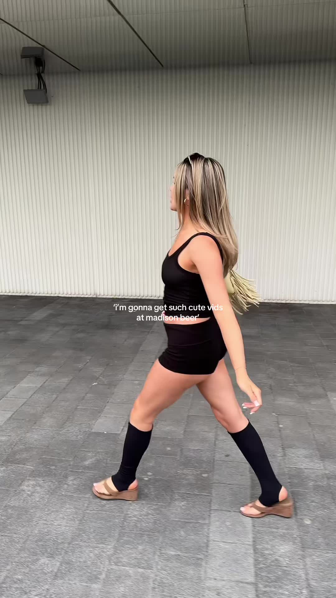 @𝐞𝐦