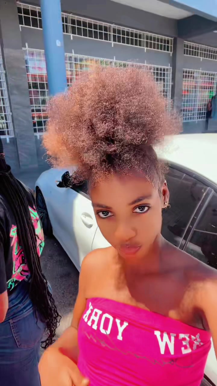 @𝓟𝓮𝓷𝓷𝔂 𝓑𝓪𝓻𝓫𝔃💞😻