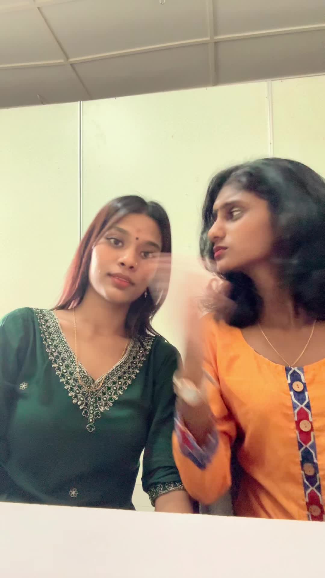 @Priya🦋💓