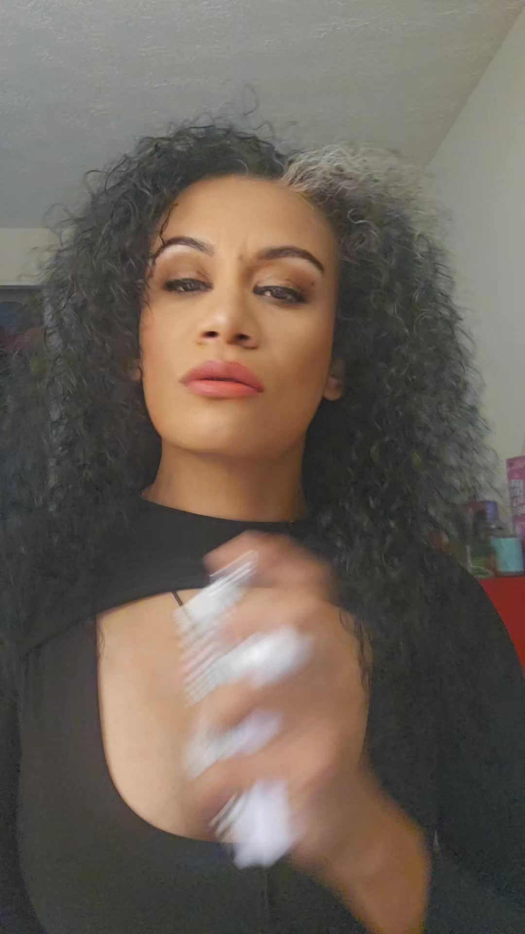 @QueenBee 👑🐝